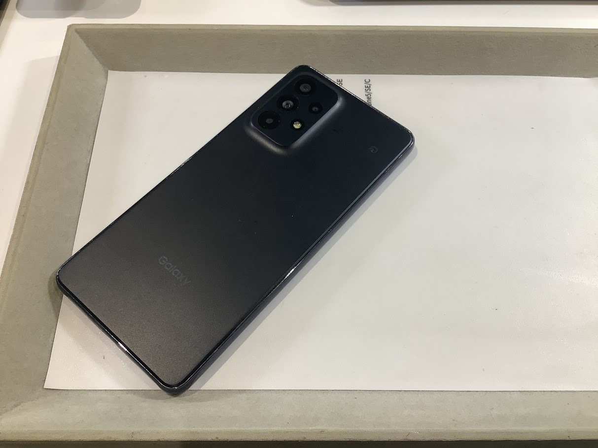 GalaxyA53のバッテリー交換ならデータをそのまま・最短即日修理のスマホ修理工房八王子オクトーレ店へ